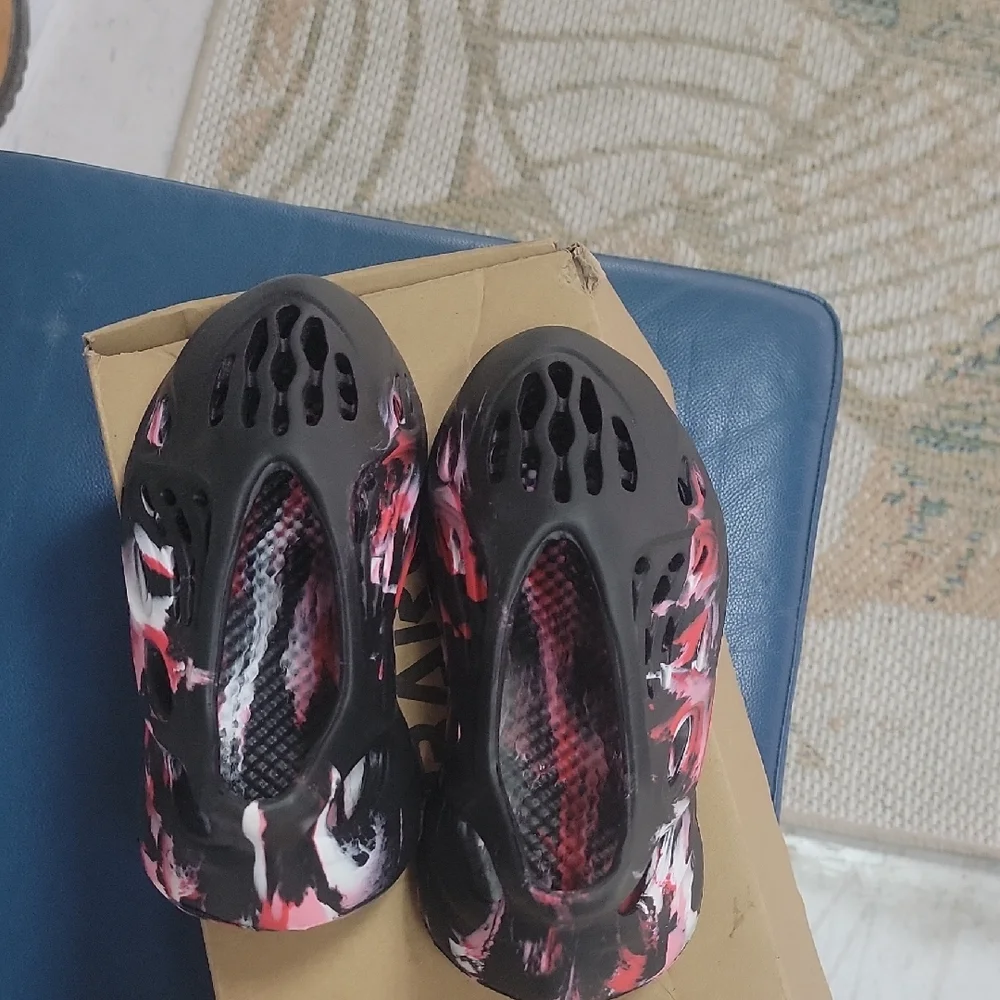 Kids Black and Red Slip-On Shoes - Picture 3 of 6